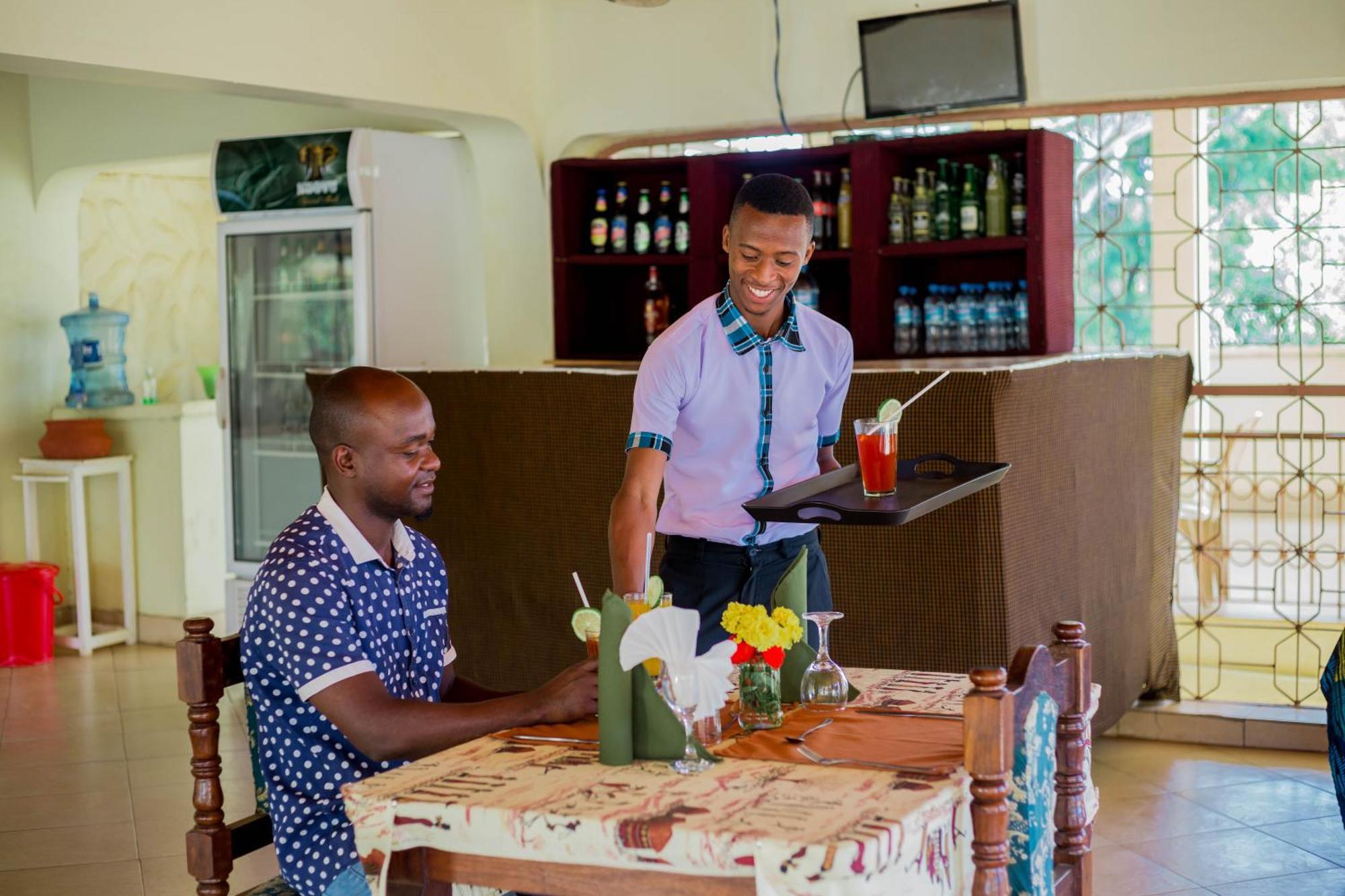 Kilimanjaro Summit Lodge Moshi Buitenkant foto